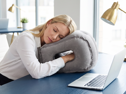 VaraLiving™ Oppblåsbar ergonomisk reisepute
