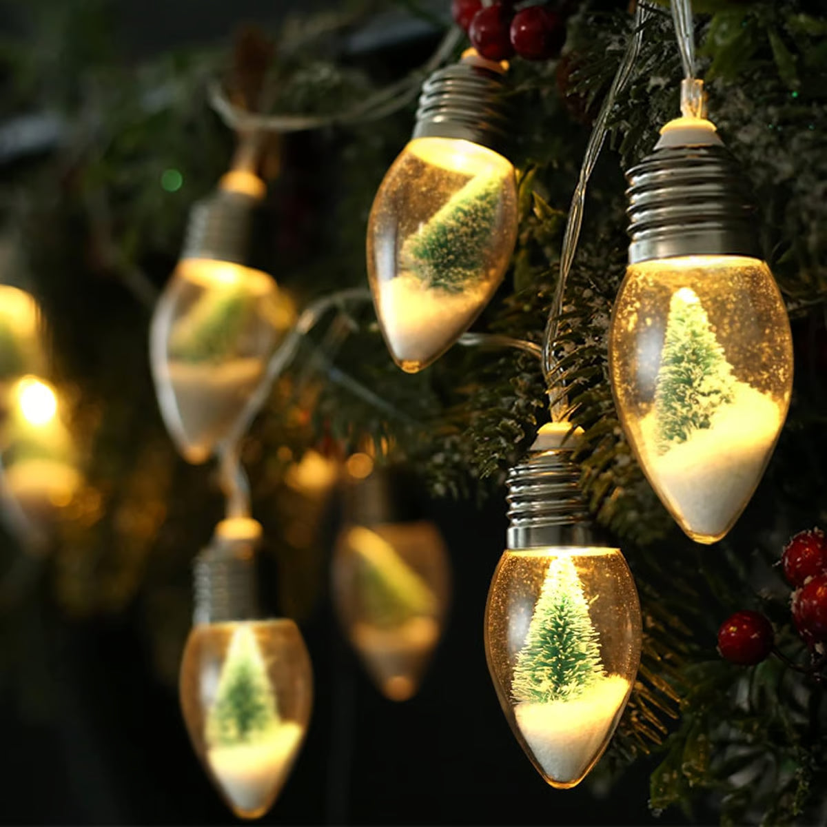 VaraLiving™ LED-lyskjede for juletre og hage – Koselig julebelysning med pærer