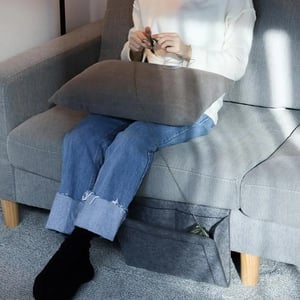 VaraLiving™ Hengende sengelomme i filt – Smart oppbevaring for bøker og mobil